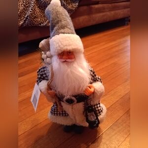 NWT. CHRISTMAS 2021. Santa Claus Figurine with Lantern